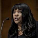 Lisa Cook, gobernador de la Reserva Federal, demanda a Trump por intentar destituirla
